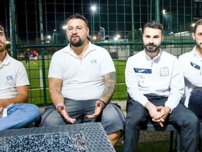 Durante le partite parliamo con Alessio Nitti, Giuseppe Pappagallo e i fratelli Mirko e Giuseppe Milella, tutti trentenni baresi originari del quartiere Madonnella: le quattro menti del torneo
